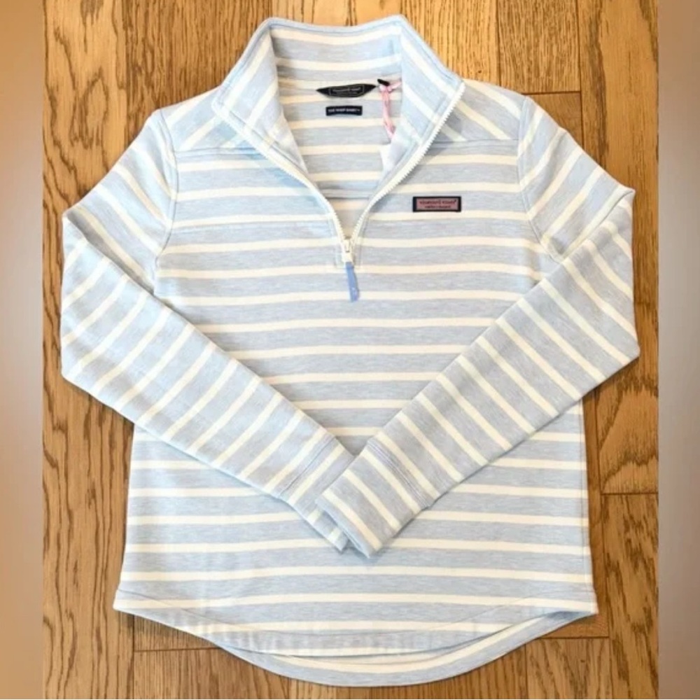 Vineyard Vines Light Blue and White Shep shirt, quarter zip Size Medium